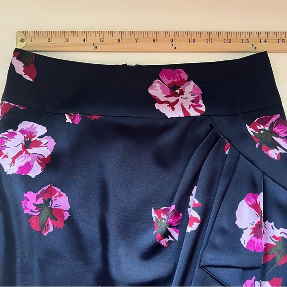 Joie Alphina Tulip Skirt Faux Wrap Drape Floral Knee Length Navy Size 4 Romantic - Picture 7 of 8